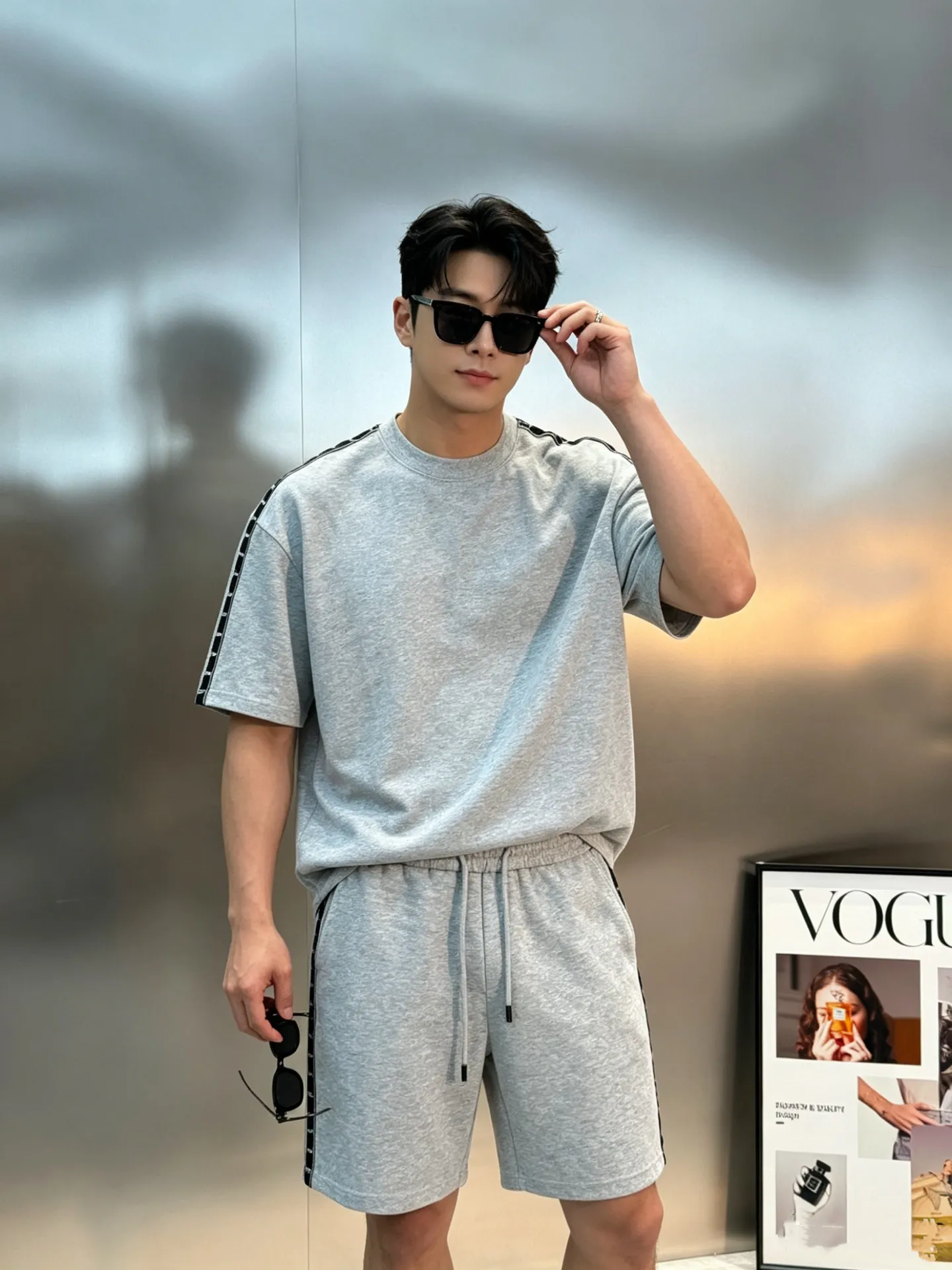 ⚜️Balenciaga T ， Same Style❤️ .280g Breathable， ! ， ， 。 ， ， ， OK， get ~ ， ， ! ：Black.Gray.White.Sizes：S-3XL ❗️（175/145 L）